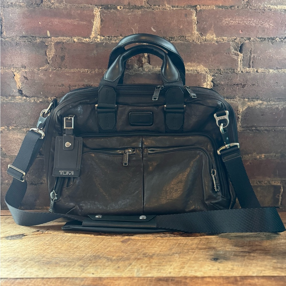 Tumi Alpha Bravo Albany Slim Commuter Brief - Dark Brown